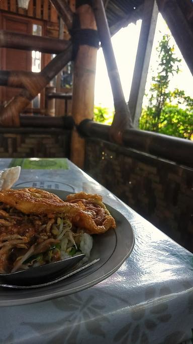 WARUNG PECEL MADIUN