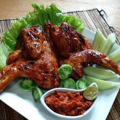 AYAM BAKAR BU TINTIN