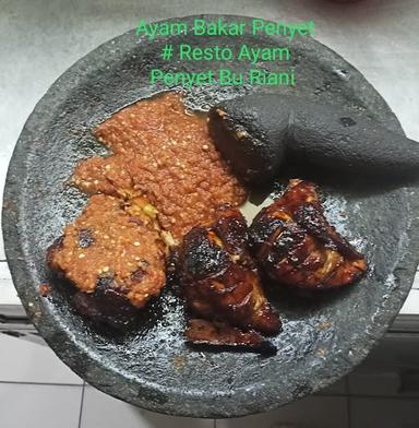 AYAM PENYET BU RIANI