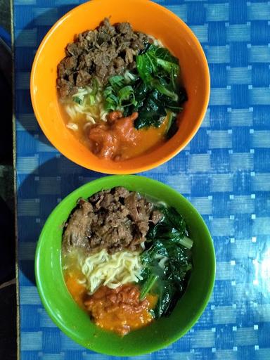 WARUNG MIE AYAM IBU WAWAN