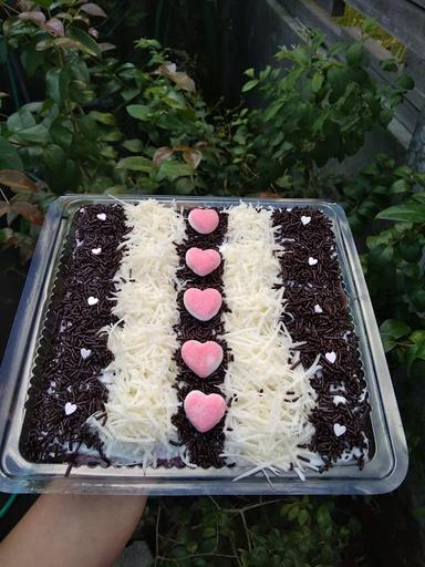 AFZA & AZKA CAKE