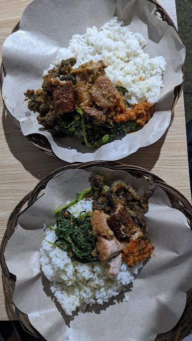 WARUNG NASI LINDUNG BU RINA