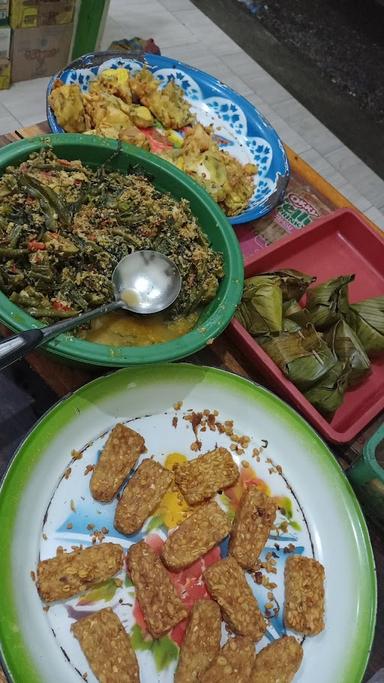 WARUNG BAROKAH IBU TURAH