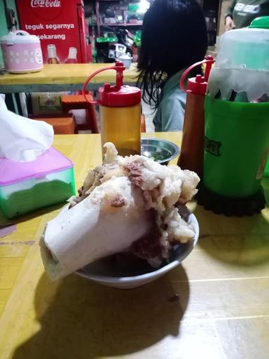 BAKSO & MIE AYAM BINTANG SOLO