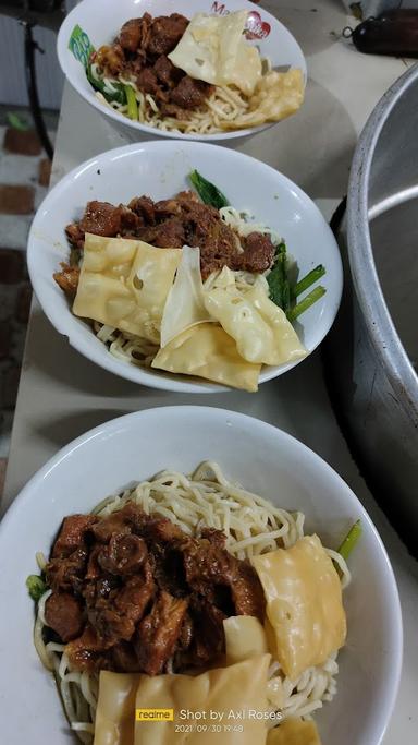 RUMAH BAKSO GAJAH MUNGKUR