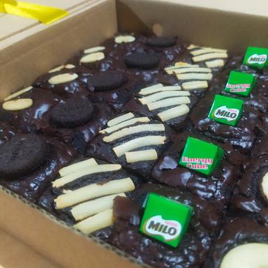 SAND BROWNIES CIREBON