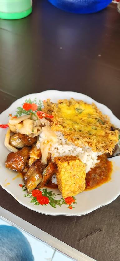 WARUNG NASI 3 BERSAUDARA