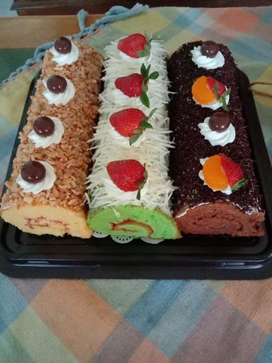 KARUNIA SNACK &CAKE