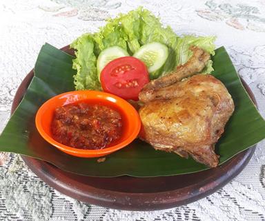 AYAM GEPREK RAME