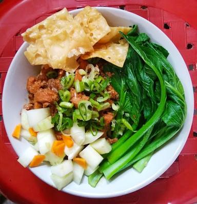 MIE AYAM N BAKSO BAJA LEBENG