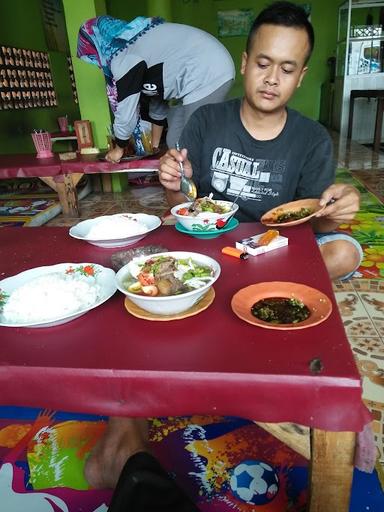 KEDAI OEMAH NGAPAK