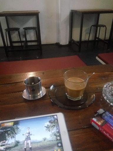 WARUNG NGOPI 821