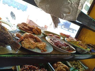 WARUNG NASI ROSTIKA