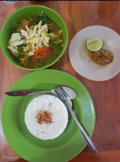 WARUNG MAKAN JAWA BANYUWANGI SEDIA JUGA NASI CAMPUR,LALAPAN AYAM,SOTO AYAM,NASI GORENG