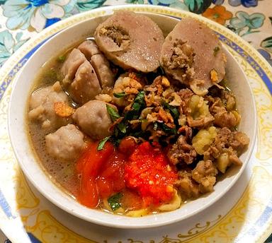 WARUNG MIE AYAM BAKSO MAGISTER