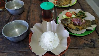 WARUNG POJOK SARI