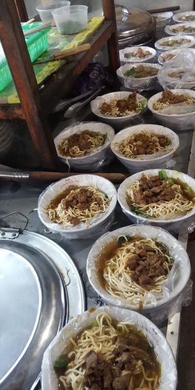 BAKSO & MIE AYAM ALIFAH