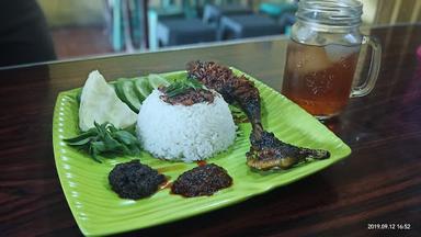 AYAM BAKAR BANG OZAK