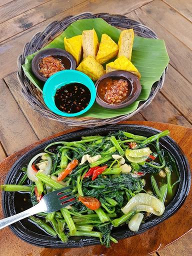 AYAM BAKAR ARTOMORO KLATEN