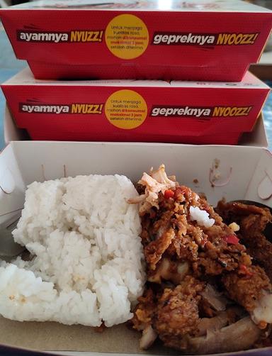 AYAM GEPREK HARA CHICKEN