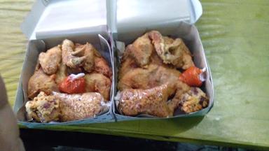 AYAM GORENG BU WAGIRAH