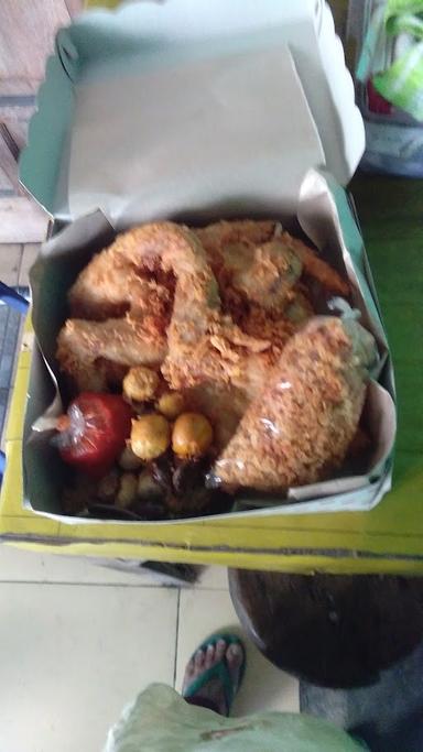 AYAM GORENG BU WAGIRAH