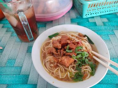 MIE AYAM & BAKSO AUREL