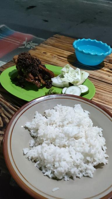 NASI BEBEK BUMBU HITAM KHAS MADURA