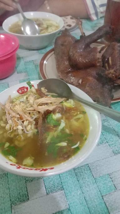 SOTO BEBEK DAN BEBEK GORENG BU HERI ( DANGURAN)