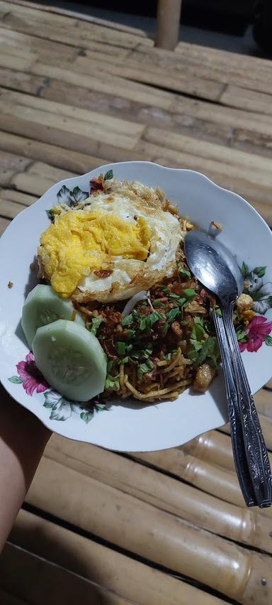 WARUNG MAKAN MBAH KETHOK