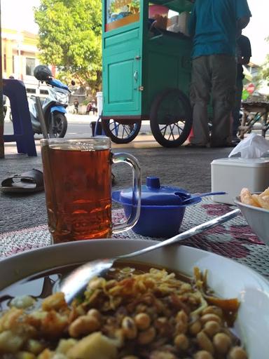 BUBUR AYAM 'MANG IWAN' KUNINGAN