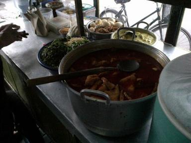 BUBUR LETHOK DAN NASI TUMPANG BU SHIWE