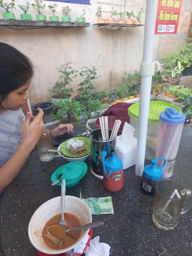 MIE AYAM CAKAR & MIE AYAM GORENG BU YUNI