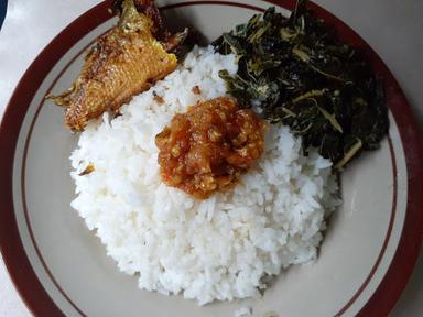 SAMBEL BELUT