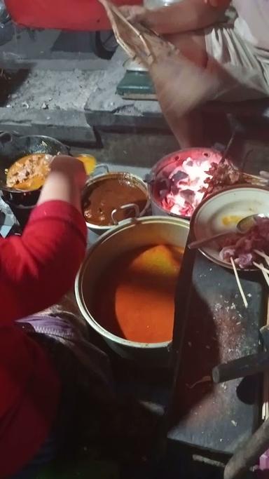 SATE KAMBING MUDA PAK GOMBLOH