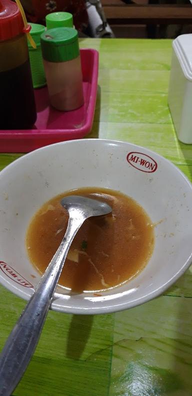 SOP AYAM PAK SLAMET SORLEM