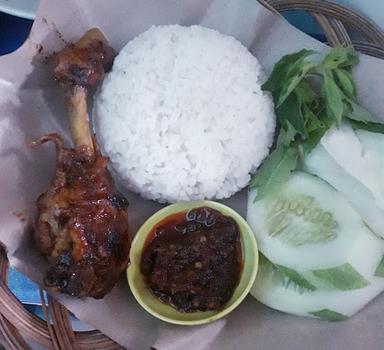 WARUNG MAKAN GG AYAM & IKAN BAKAR PAK GENDUT