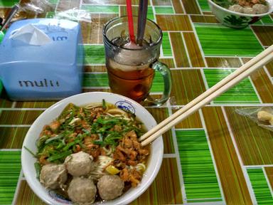 LAREDO MIE AYAM BAKSO