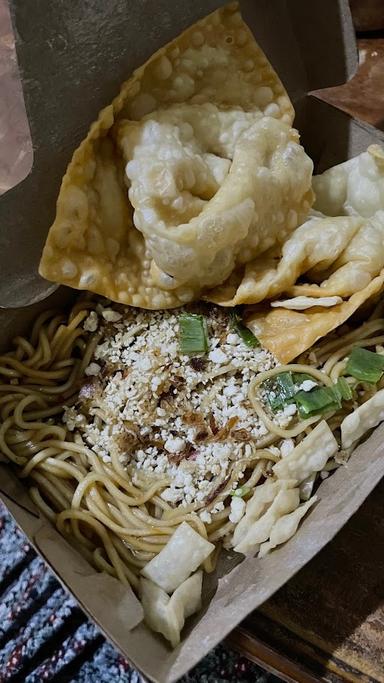 MAMIKITA BAKSO PRASMANAN DAN MIE