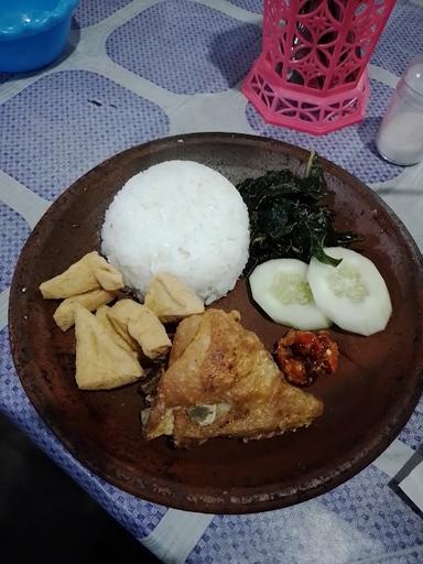 WARUNG PENYET DAN SOTO PAK PENTOL