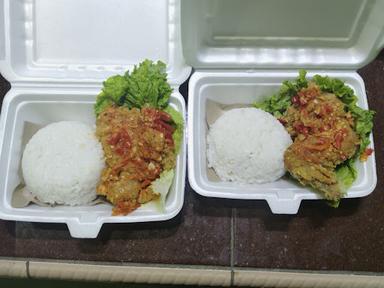 WARUNG SEBLAK DAN SATE AYAM MBAK GALAK