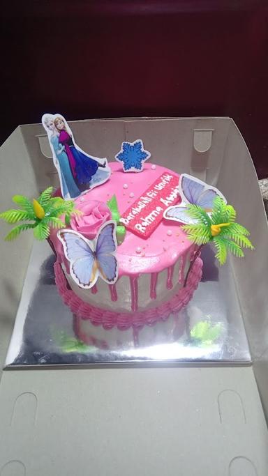 MOZA BIRTHDAY CAKE & TAILOR