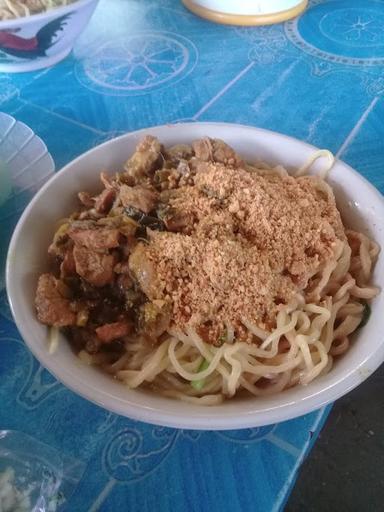 MIE AYAM PENGKOLAN PAK KODIM