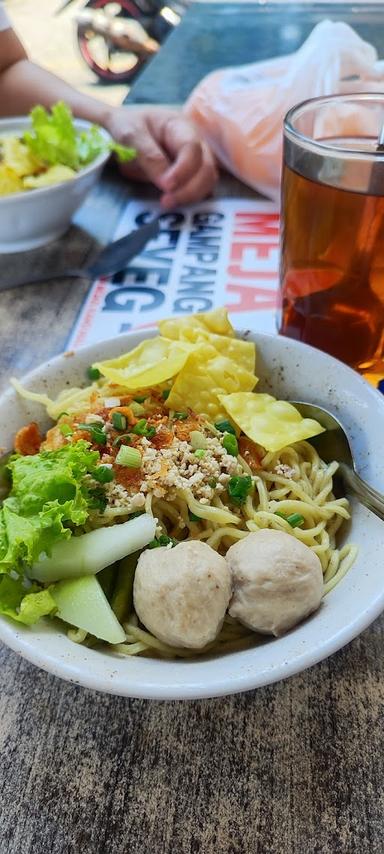 MIE PANGSIT 5000AN ENAK, MURAH DAN HALAL