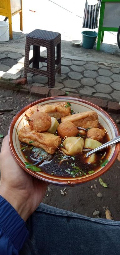 BAKSO DAN ES CAMPUR SAM SARIMAN