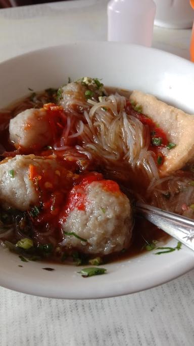 BAKSO SOLO POJOK (PAK MAN)