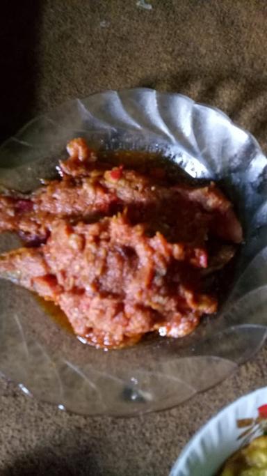 ES TELER, AYAM GEPREK DAN SEBLAK PRASMANAN SERAYU