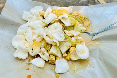 GADO-GADO DAN LONTONG SAYUR BU TATIK