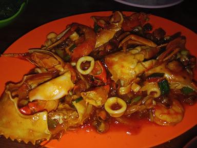 LALAPAN DAN SEA FOOD BANG HUSEIN