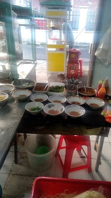 MIE AYAM BAKSO MANTEB PAK SIS